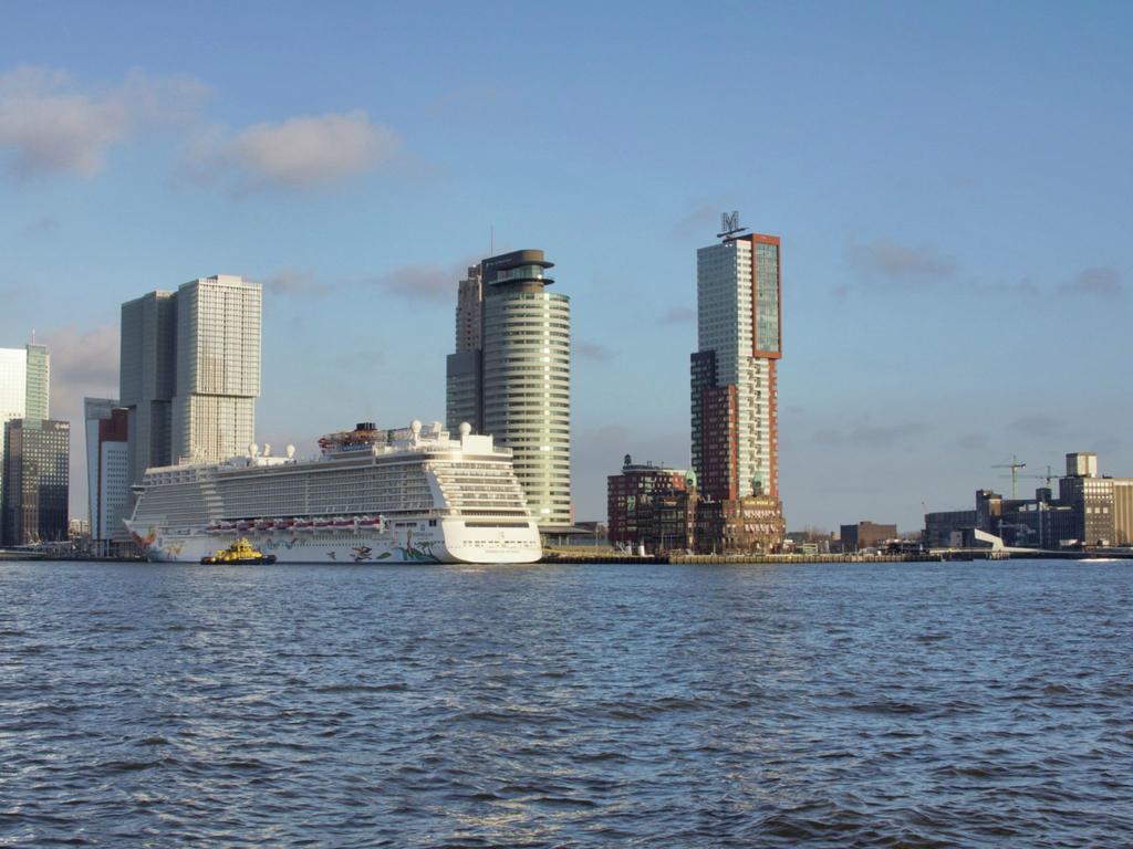 Unique House On Boat In Rotterdam Hotel Exterior photo